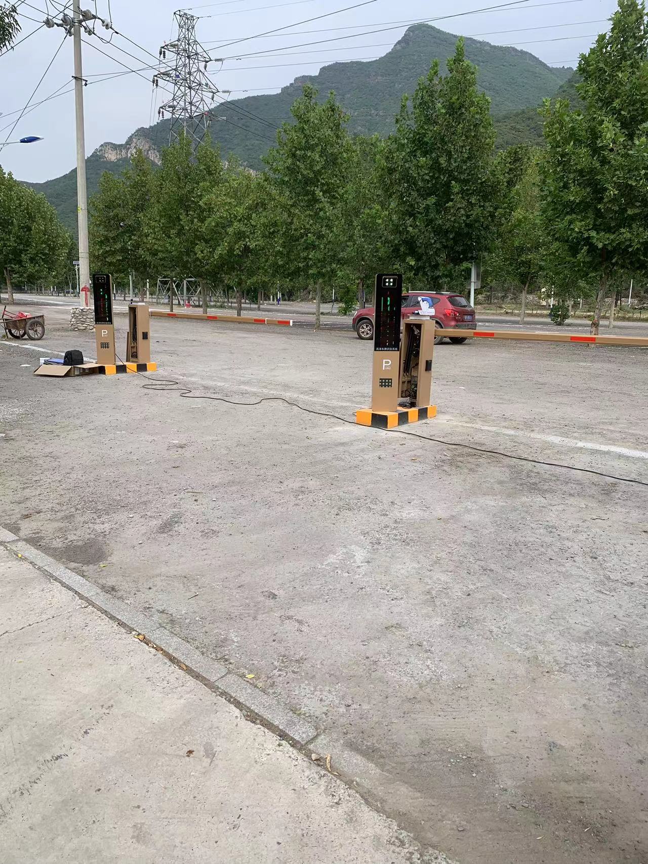 北京周口店智慧車場（8個景區，26個出入口，8個城市級誘導屏）