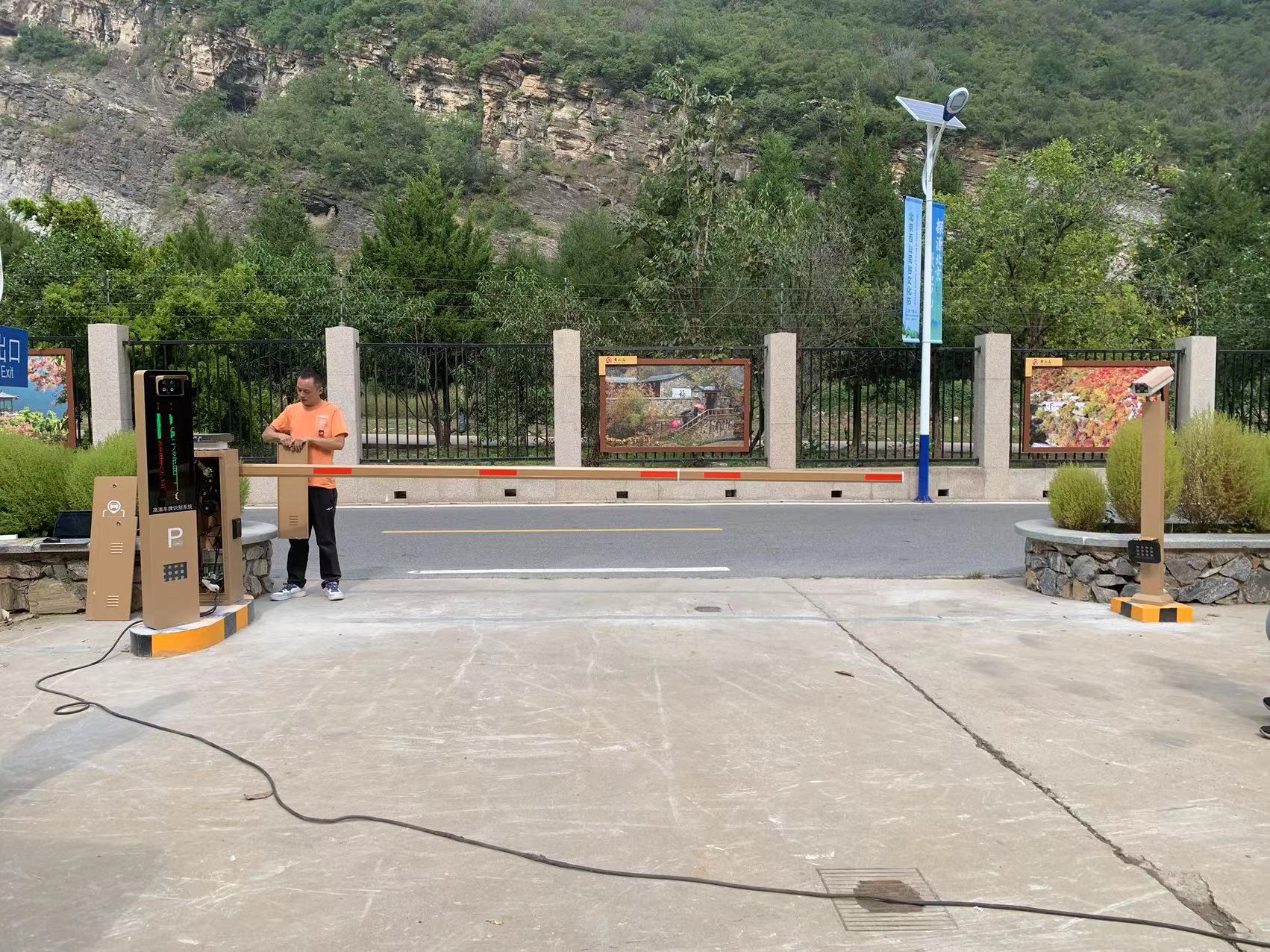 北京周口店智慧車場（8個景區，26個出入口，8個城市級誘導屏）